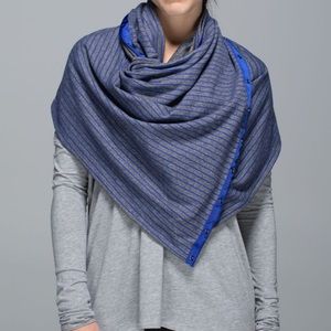 Lululemon Vinyasa Scarf, blue and white